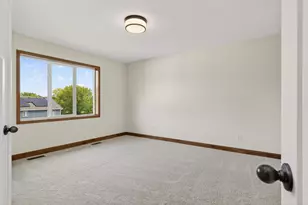 441 Mario Dr, Vadnais Heights, MN 55127 - Photo 10