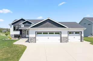 409 10th St NW, Dodge Center, MN 55927 - Photo 1