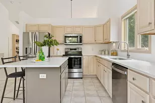 19767 Waterford Ct, Excelsior, MN 55331 - Photo 14