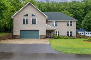 402 N 7th St, Henderson, MN 56044 - Photo 1