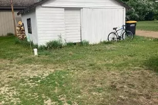 610 E 7th St, Starbuck, MN 56381 - Photo 6