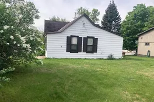 610 E 7th St, Starbuck, MN 56381 - Photo 4
