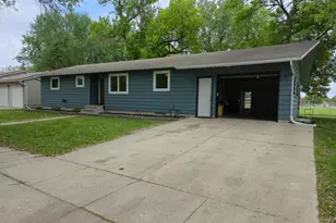 214 S Central Ave, Truman, MN 56088 - Photo 1