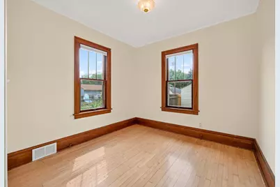 976 Lawson Avenue E, Saint Paul, MN 55106 - Photo 16