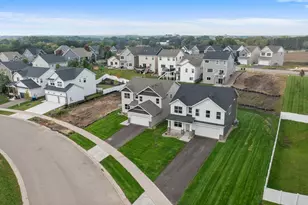 7451 Agate Trl, Inver Grove Heights, MN 55077 - Photo 4