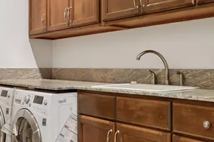 8523 Amsden Rd, Bloomington, MN 55438 - Photo 34