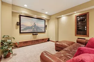 8523 Amsden Rd, Bloomington, MN 55438 - Photo 46