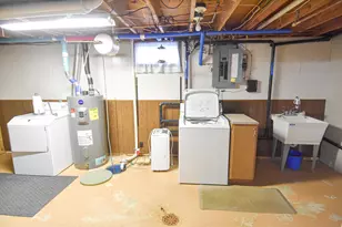 302 Sherwood Ave N, Thief River Falls, MN 56701 - Photo 28