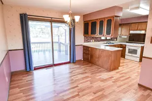 302 Sherwood Ave N, Thief River Falls, MN 56701 - Photo 8