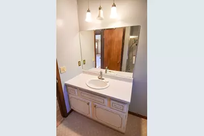 302 Sherwood Avenue N, Thief River Falls, MN 56701 - Photo 22