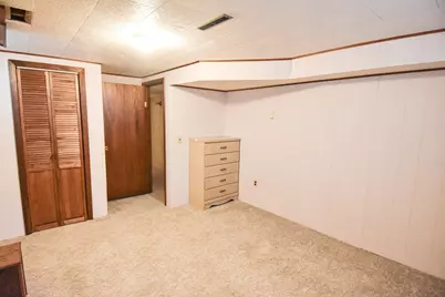 302 Sherwood Avenue N, Thief River Falls, MN 56701 - Photo 34