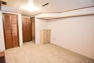 302 Sherwood Ave N, Thief River Falls, MN 56701 - Photo 34