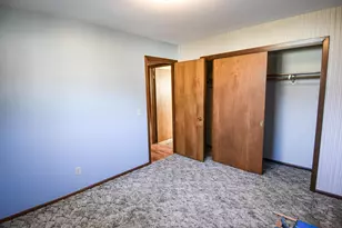 302 Sherwood Ave N, Thief River Falls, MN 56701 - Photo 24