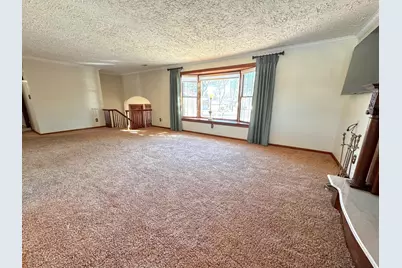 212 Carrow Circle, Marshall, MN 56258 - Photo 10