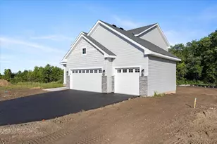 2065 Lusitano St, Shakopee, MN 55379 - Photo 2