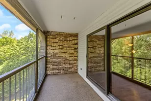 10441 Greenbrier Rd, Minnetonka, MN 55305 - Photo 12