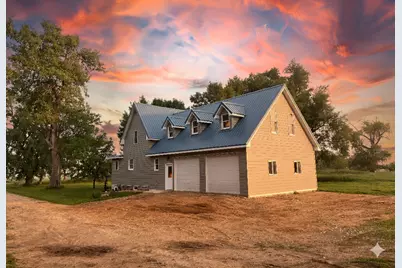 2032 70th Avenue, Pipestone, MN 56164 - Photo 8