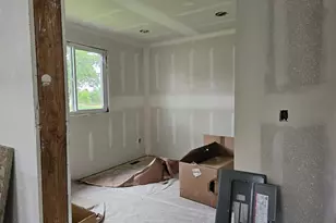 201 10th Ave SE, Pipestone, MN 56164 - Photo 4