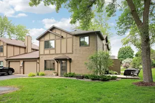 11594 Scotch Pine Ct, Eden Prairie, MN 55344 - Photo 4