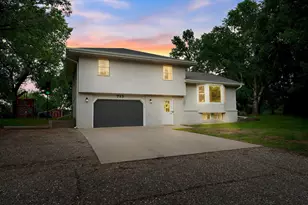 713 9th St NW, Buffalo, MN 55313 - Photo 1