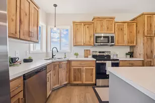 4653 8th St NE, Saint Cloud, MN 56304 - Photo 8