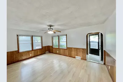 111 N Park Avenue, Springfield, MN 56087 - Photo 6