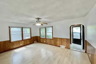 111 N Park Ave, Springfield, MN 56087 - Photo 6