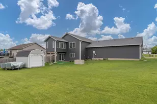 641 Beverly St, Wanamingo, MN 55983 - Photo 28