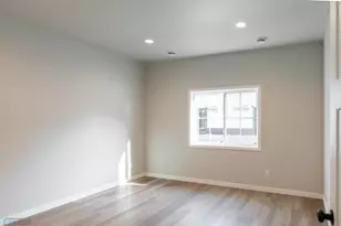 4176 Arthur Dr S, Fargo, ND 58104 - Photo 18