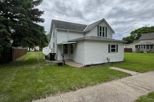 412 E Broadway St, Redwood Falls, MN 56283 - Photo 1
