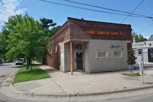 571 Dale St N, Saint Paul, MN 55103 - Photo 1