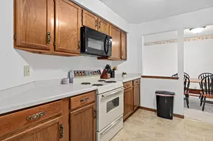 999 41st Ave NE, Columbia Heights, MN 55421 - Photo 4