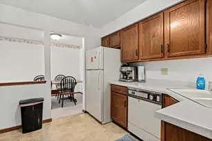 999 41st Ave NE, Columbia Heights, MN 55421 - Photo 2