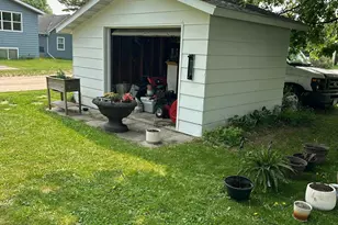 406 Roberts Ave NE, Warroad, MN 56763 - Photo 4