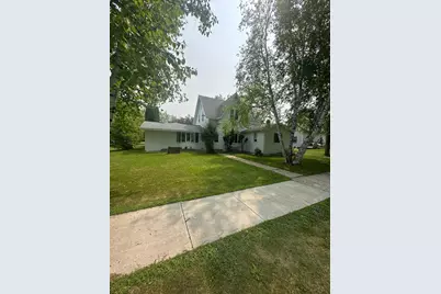 406 Roberts Avenue NE, Warroad, MN 56763 - Photo 2
