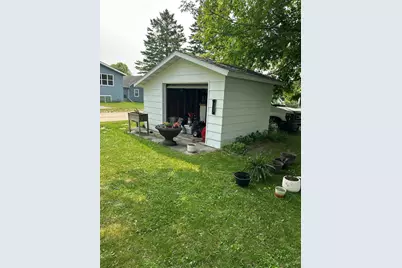 406 Roberts Avenue NE, Warroad, MN 56763 - Photo 4