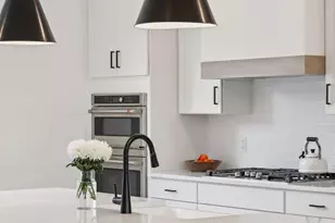 870 Mount Curve Blvd, Saint Paul, MN 55116 - Photo 14