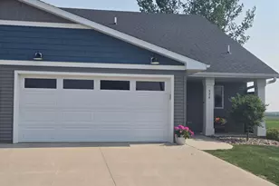 924 3rd Ave SE, Hayfield, MN 55940 - Photo 1