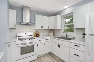 428 Howard St N, Saint Paul, MN 55119 - Photo 1