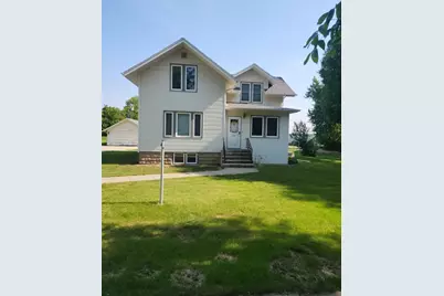 313 E 2nd Street, Hills, MN 56138 - Photo 1