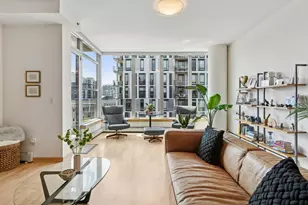 215 10th Ave S, Minneapolis, MN 55415 - Photo 1