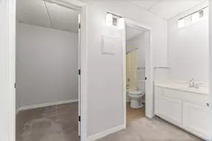 10411 Cedar Lake Rd, Hopkins, MN 55305 - Photo 20