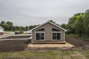 726 Dandrew Ln, Detroit Lakes, MN 56501 - Photo 4