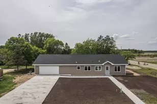 726 Dandrew Ln, Detroit Lakes, MN 56501 - Photo 6