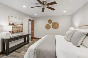 17870 Breezy Pt Rd, Wayzata, MN 55391 - Photo 16