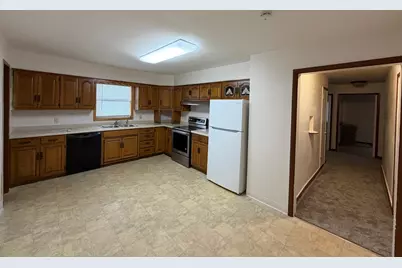 1319 Kandiyohi Avenue SW, Willmar, MN 56201 - Photo 6