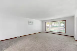 1319 Kandiyohi Ave SW, Willmar, MN 56201 - Photo 16