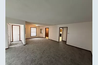 1319 Kandiyohi Avenue SW, Willmar, MN 56201 - Photo 10