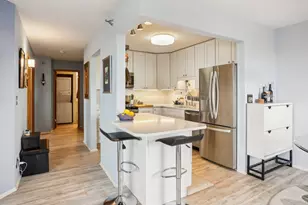 78 10th St E, Saint Paul, MN 55101 - Photo 1