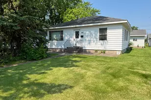 609 11th St N, Benson, MN 56215 - Photo 1